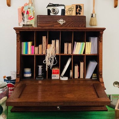 Keywords: Tabletop Secretary Open