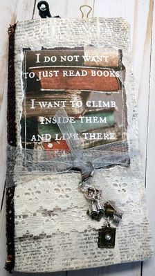 Book Themed TN
A new junk journal style traveler's notebook that I made this past week!
Keywords: book, travelers notebook, junk journal