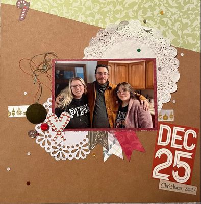 Dec 25
June 13 challenge
Keywords: doilies;scraps;flags;buttons